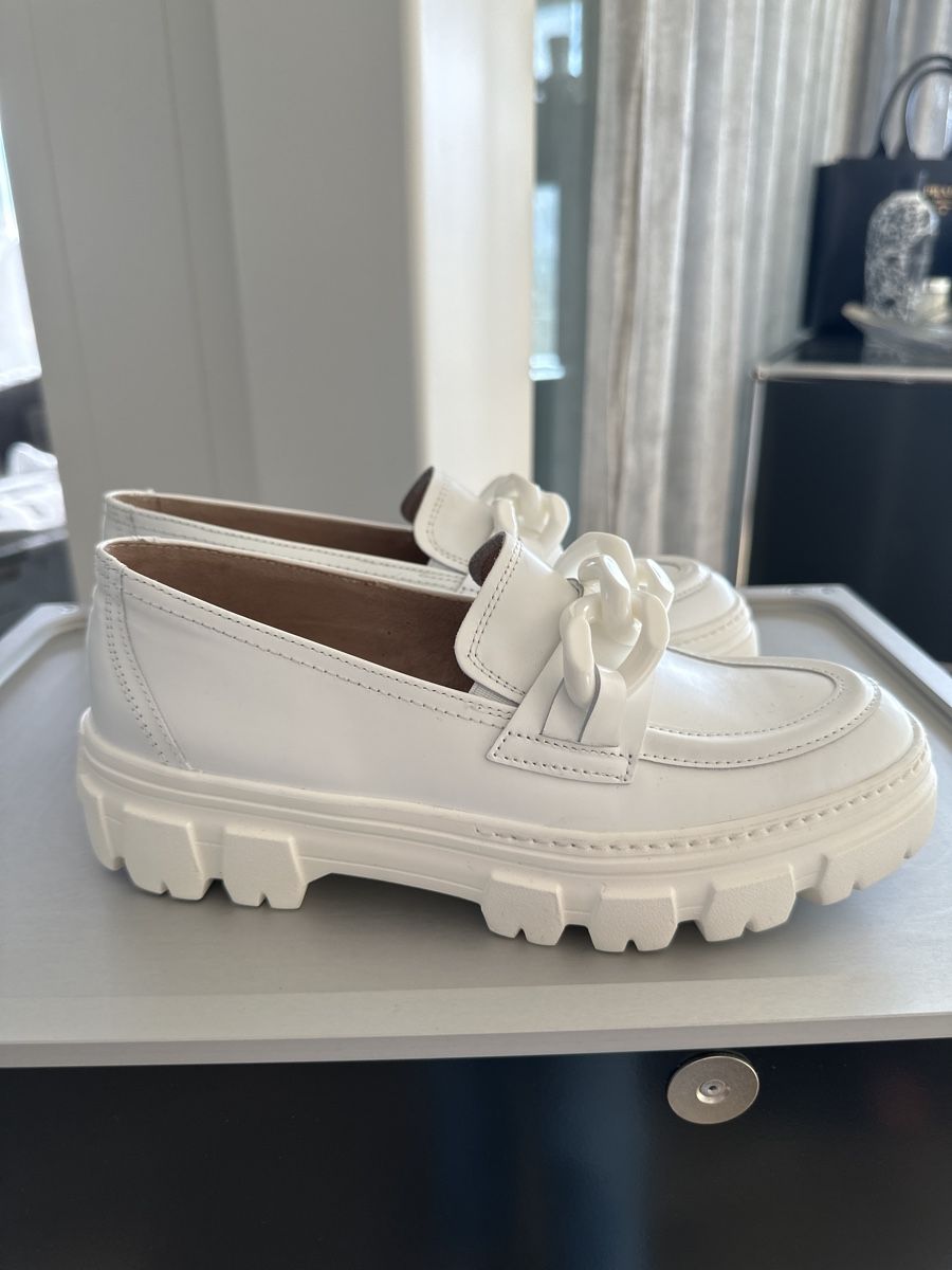 Damenschuhe: Weisse Leder Loafer Gr. 38 Chunky Kette PG – Neu (gemäss Beschreibung) aus Baar von dag_q85r 1