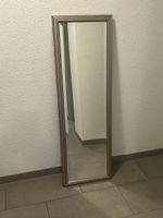 Miroir long et élégant avec cadre décoratif ✨