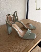 Damen Sandaletten Gr. 39 grün mit Blockabsatz NEU