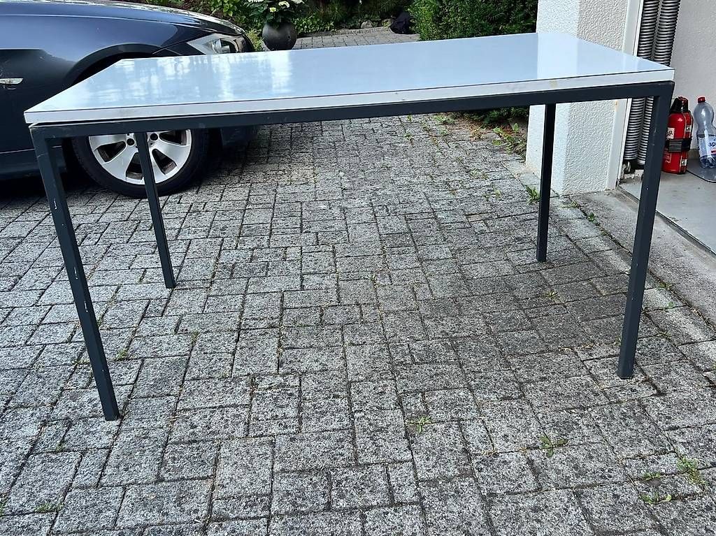 Schreibtische: Bürotisch stabil – Gebraucht aus Ebmatingen von Katze027 1