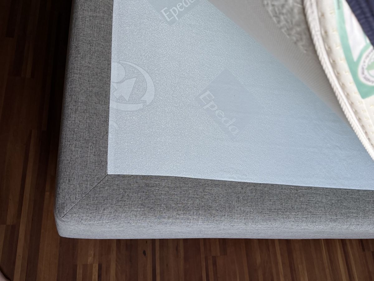 Letti: Boxspringbettgestell mit Kopfteil OHNE Matrazen  200x200 – Usato da Oppligen venduto da RubySeadragon 2