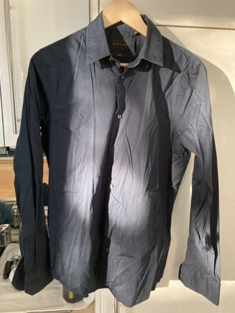 Ab 6.- Herren Hemd Sisley schwarz Grösse L/M slim fit