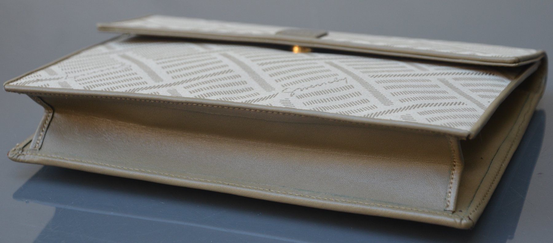 Givenchy Borse da donna: Givenchy pochette / Tasche – Usato da Collonges venduto da arashee 6