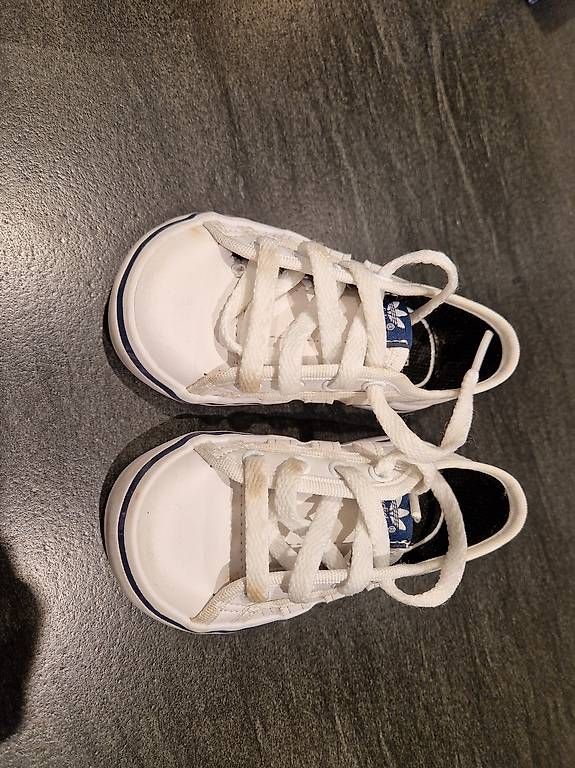 Adidas Scarpe per ragazzi: Adidas Kinderschuhe Grösse 20 – Usato da Eglisau venduto da dominique92 2