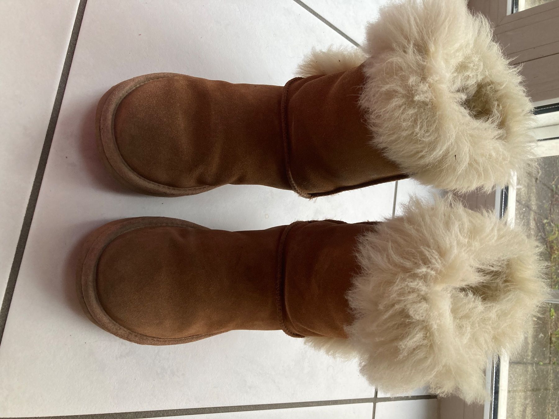 Ugg Schuhe für Mädchen: UGG bottes taille 37 – Gebraucht aus domdidier von picolo99 2