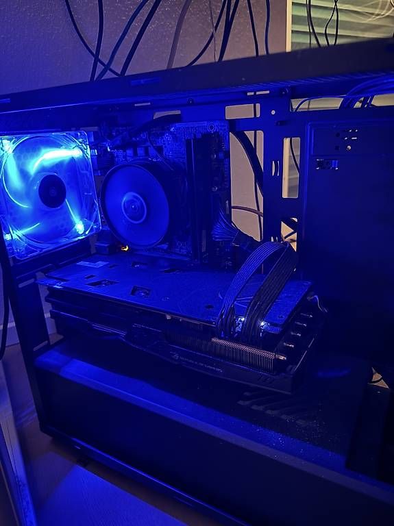 PC: Gaming PC i7 / ROG Strix RX 5700 XT – Usato da Einsiedeln venduto da luc_c2ld 1