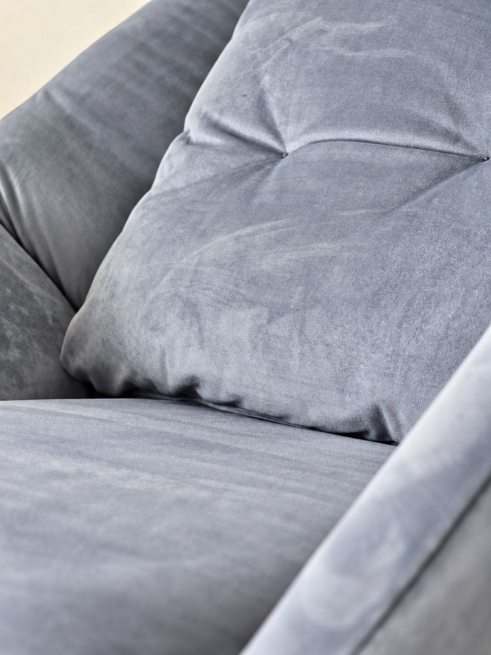 Poltrone: Sessel aus Samt – Usato da Vauffelin venduto da A_Kocher 1
