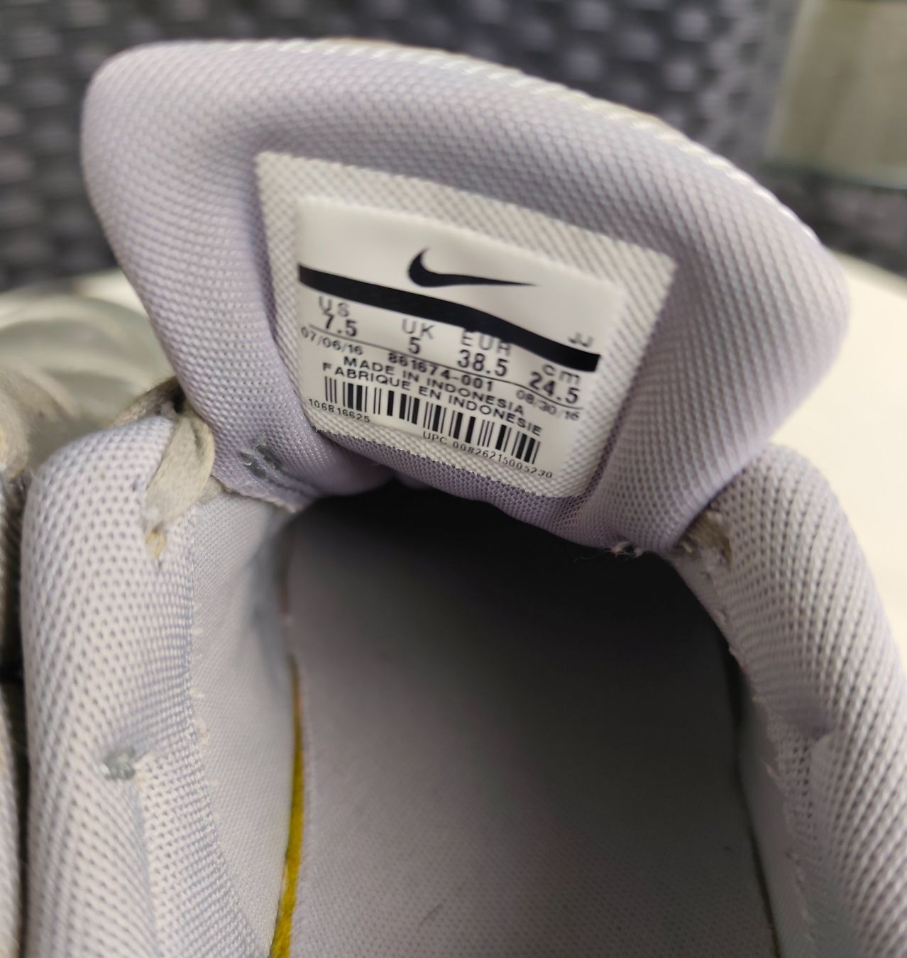 Nike Scarpe da donna: Nike Air Max Thea Damenschuhe Silber, 38.5 – Usato da kloten venduto da Docsgirl 3