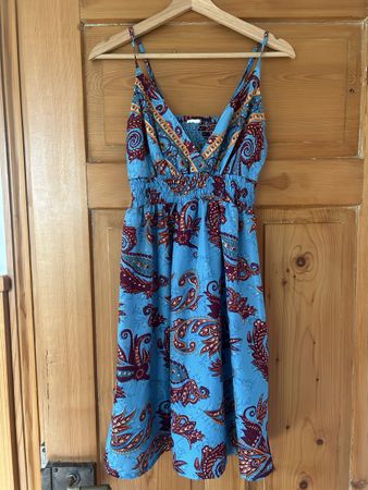 Sommerkleid, Gr. S, Himmelblau mit Muster