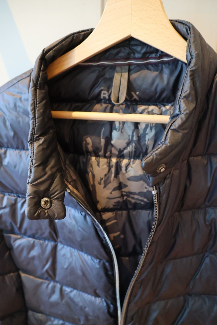 Brax Gilets & Westen: Dunkelgraue Daunenweste – Gebraucht aus Winterthur von jul_v9wx 2