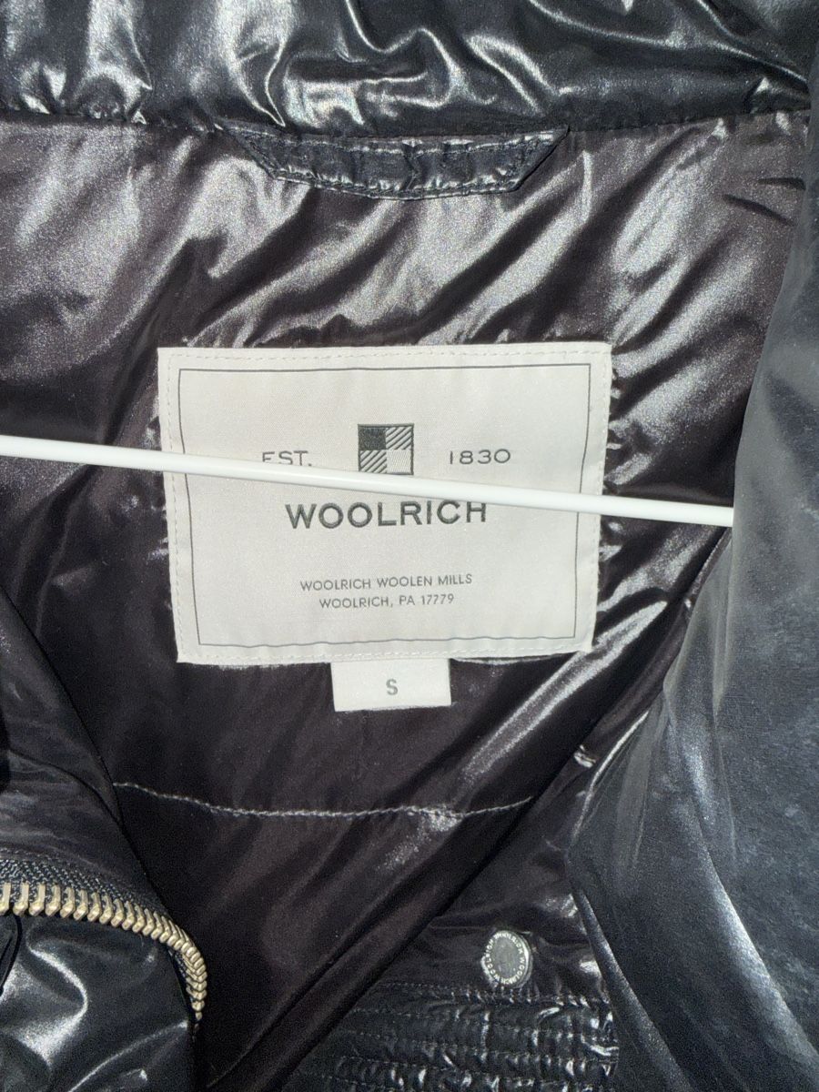 Woolrich Vestes: Woolrich Daunenjacke schwarz  – D'occasion à Allenwinden par naaoommi 1
