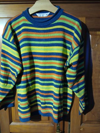 Buntgestreifter Winterpullover