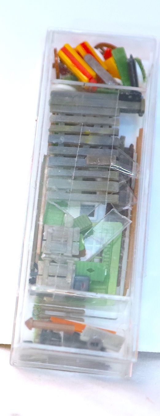 Märklin Modelleisenbahnen: FALLER ERSATZTEIL GARNITUR SPUR HO N°2 – Gebraucht aus Ipsach von locky55 1
