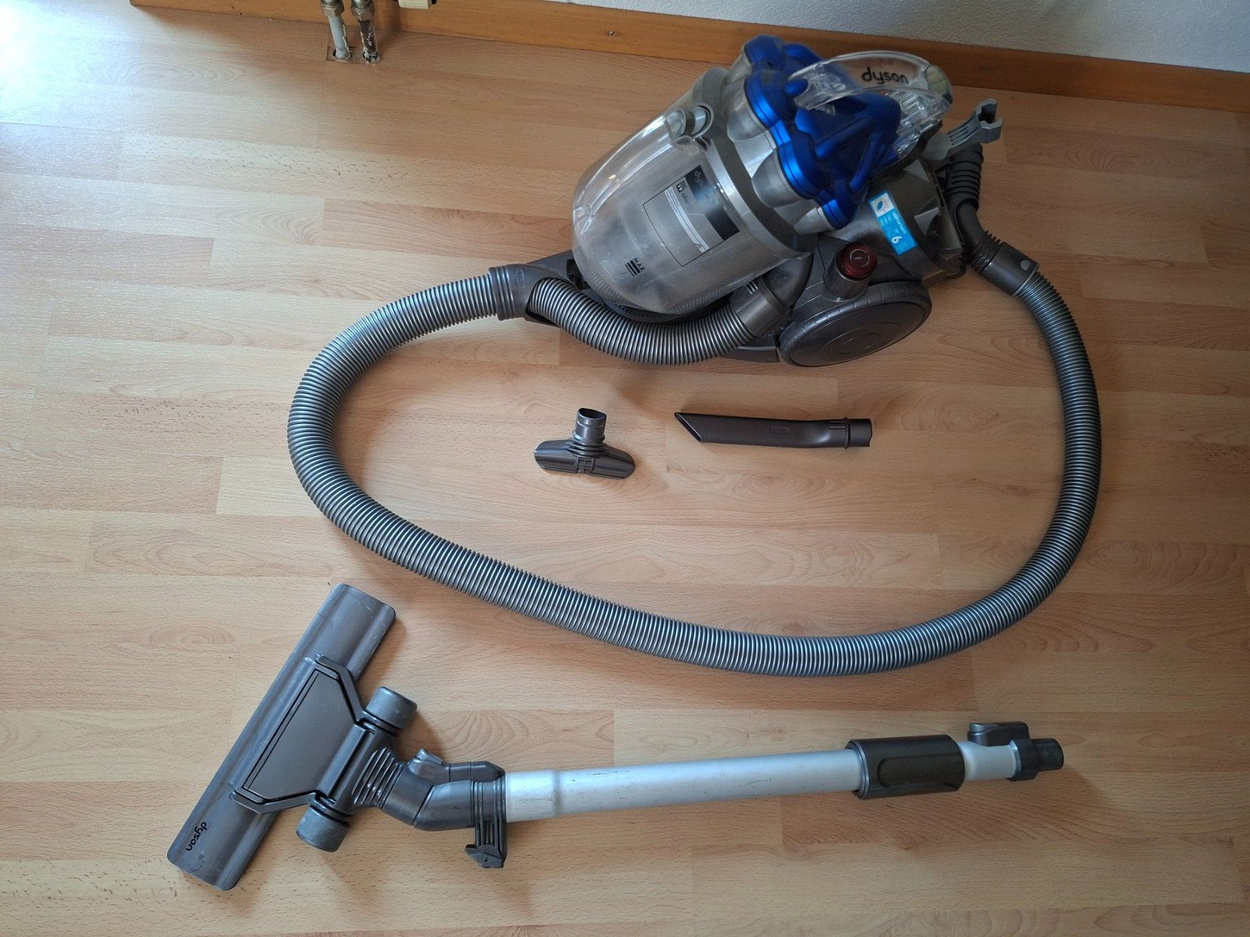 Dyson Aspirateurs & Accessoires: Dyson DC19 Staubsauger – D'occasion à Herznach par 1gzlw676007 1