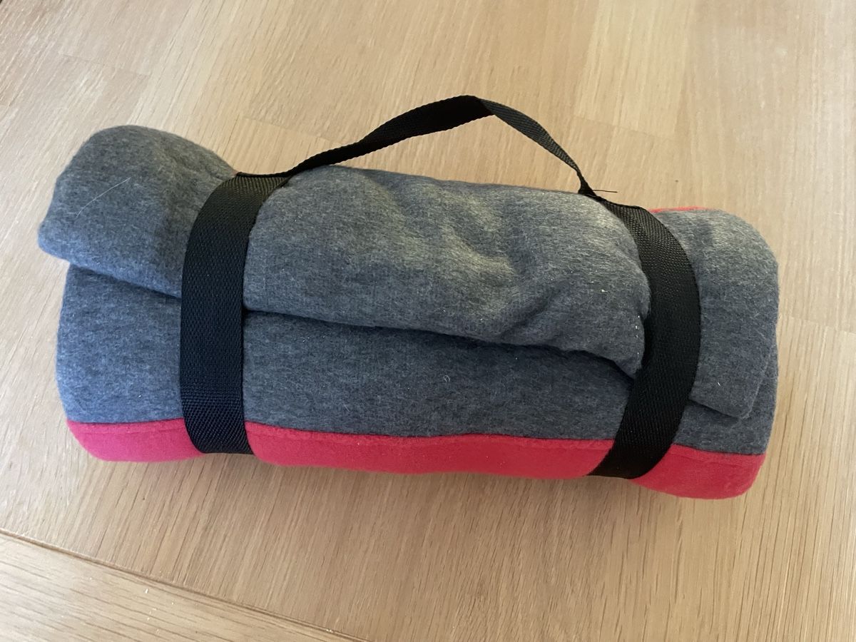 Coperte: Wärmedecke mit Schweizerkreuz – Usato da Aarau Rohr venduto da keedom 2