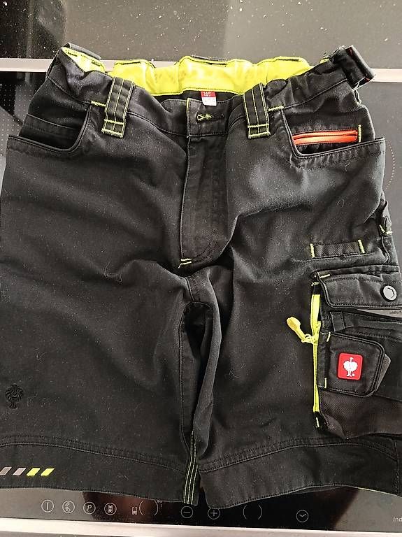 Hosen: Strauss kurze Hosen 146/152 – Gebraucht aus Obergerlafingen von tin_8ls9