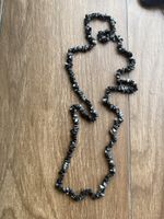     Kette aus schwarzem Naturstein