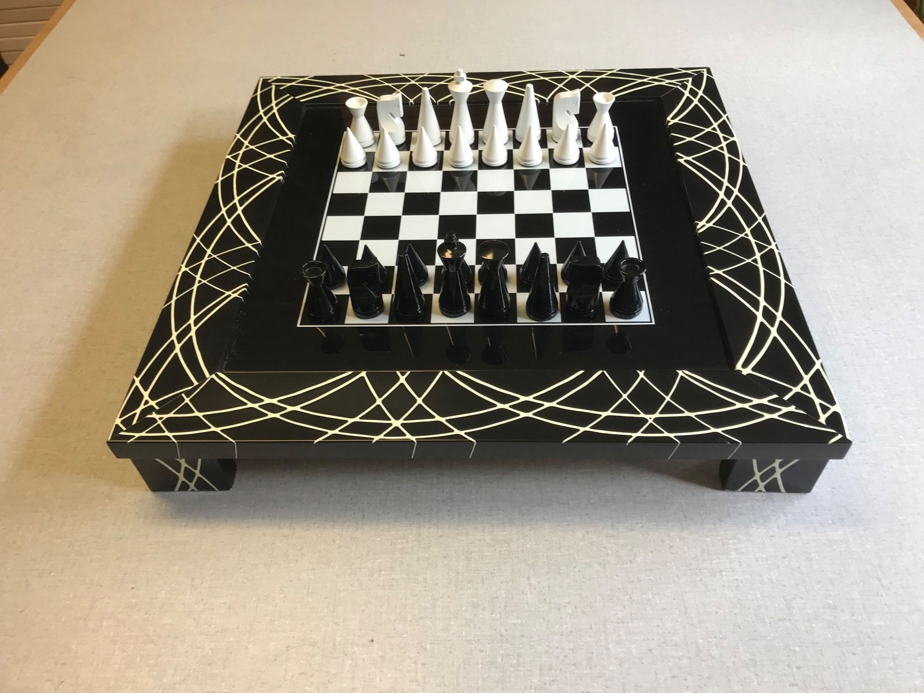 Spiele: Designer-Schach-Set – Gebraucht aus Faulensee von wp5013