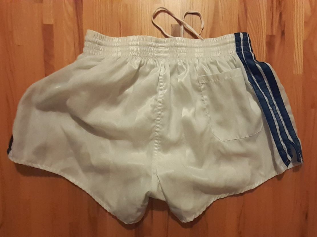 Adidas Hosen: ADIDAS Vintage Nylon Sprinter Shorts D6 – Gebraucht aus Appenzell von fibuking 1