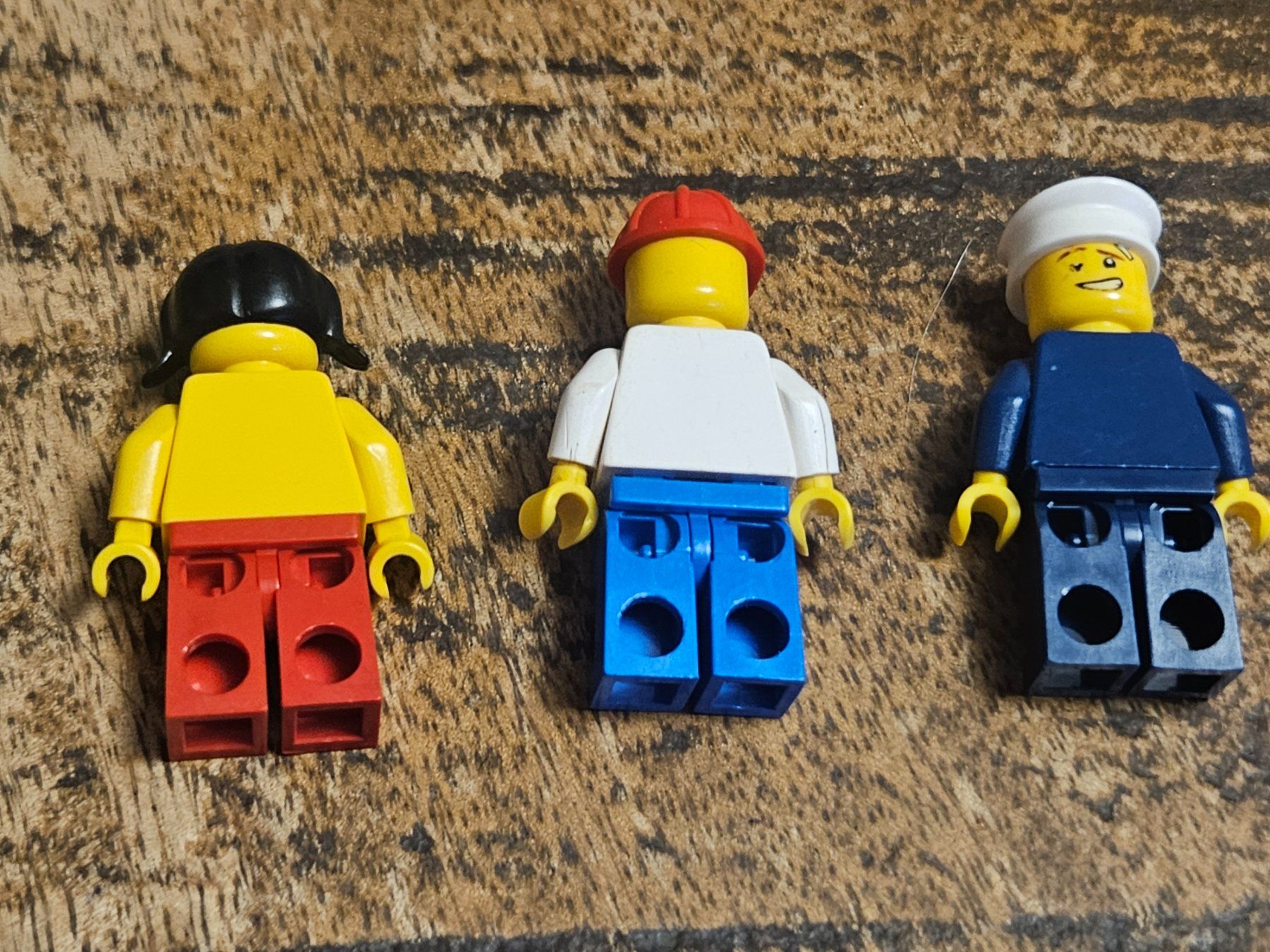 Lego Kit di costruzioni: lego lot de 3 figurines – Usato da Confignon venduto da Ecrofigs 1