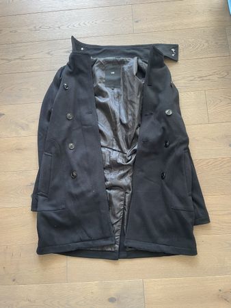 Schwarzer Mantel für Frühling (Grösse S)