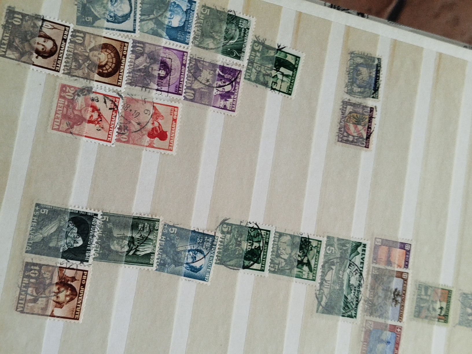 Tutti i francobolli: album de timbres suisses – Usato da Châtel St Denis venduto da Magil71 7