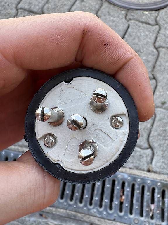 Tracteurs: 4 prese elettriche  – D'occasion à Bellinzona par gab_5tdf 1