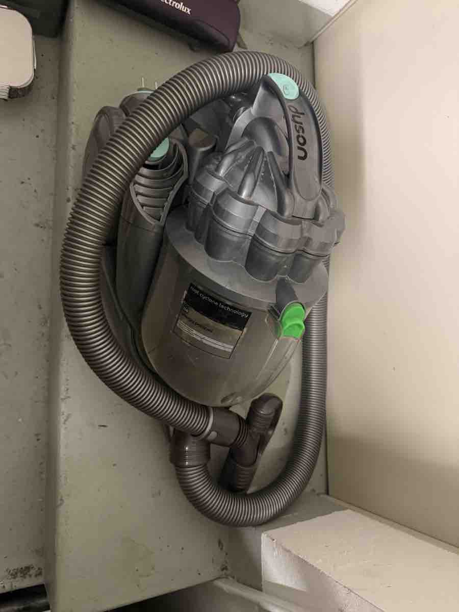 Dyson Staubsauger & Zubehör: Dyson Staubsauger Root Cyclone Technologie gebraucht – Gebraucht aus Thürnen von mah_6yvz 2
