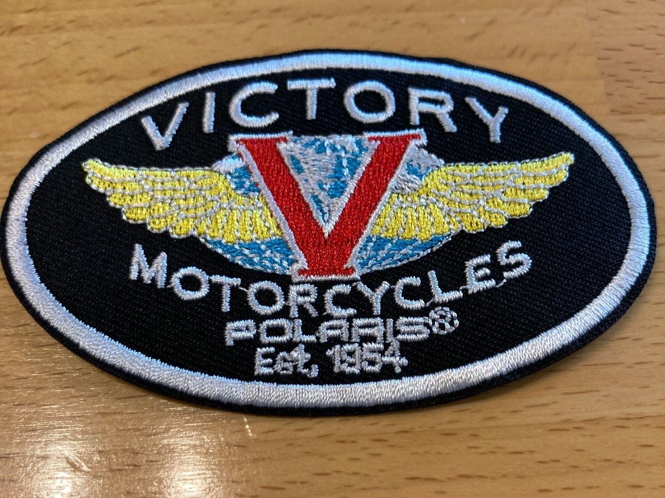 Toppe: Victory Motorcycles Patch Aufnäher Sticker 1004 – Nuovo (secondo la descrizione) da Horn venduto da abutre72