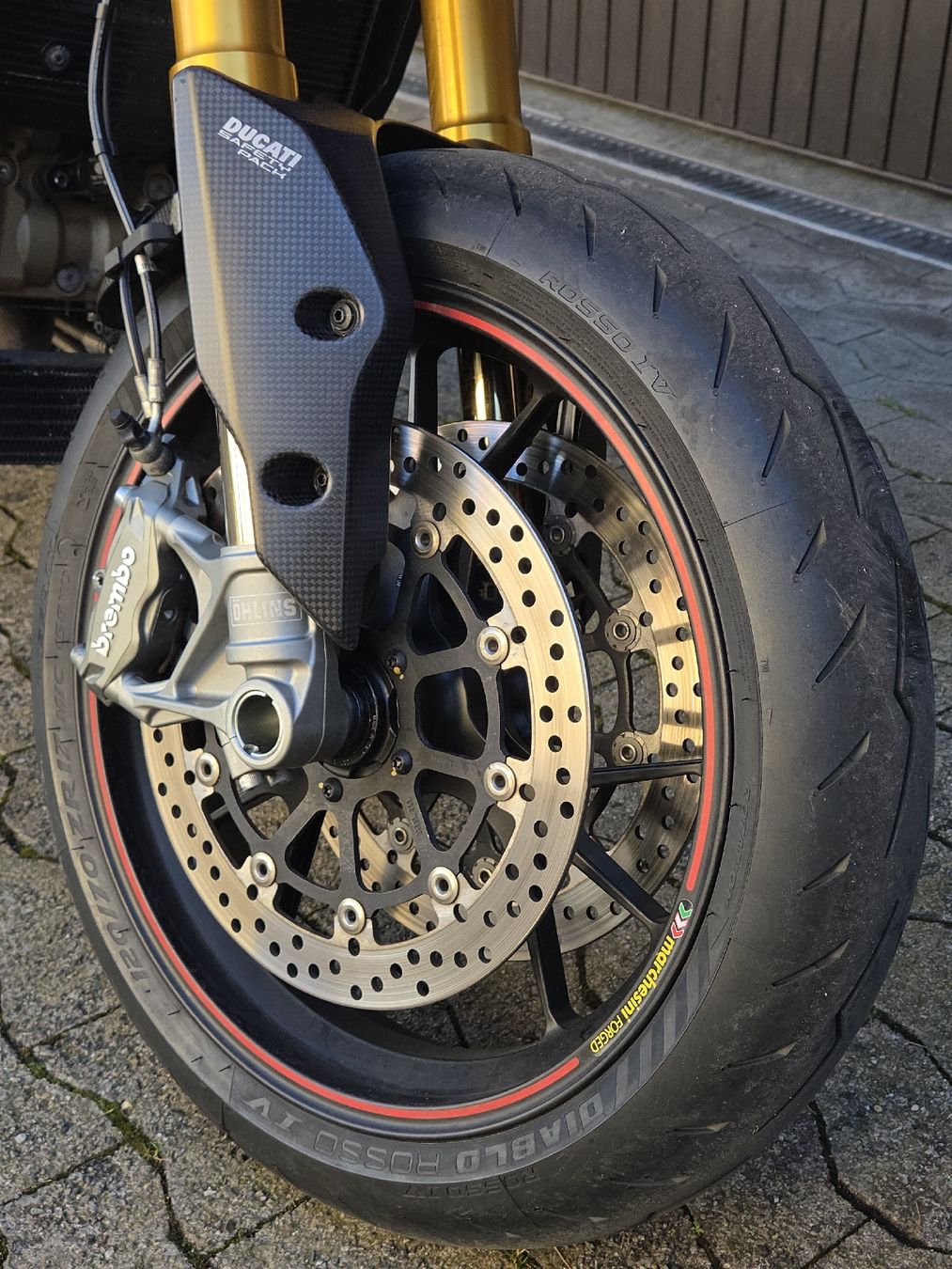 Ducati Strasse: Ducati Hypermotard 939 SP – Gebraucht aus Horgen von corvomotorsports 4