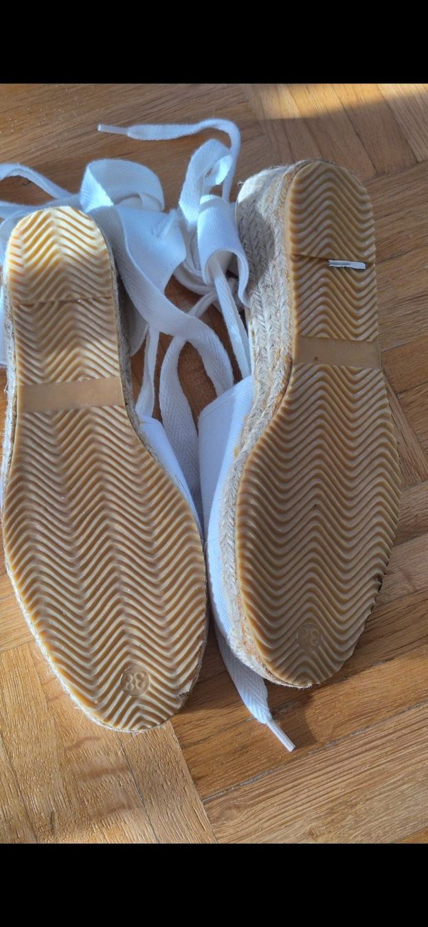 Damenschuhe: Espadrillas bianche con lacci, taglia 38, usate – Gebraucht aus Wettswil am Albis von lin_8h9t 2