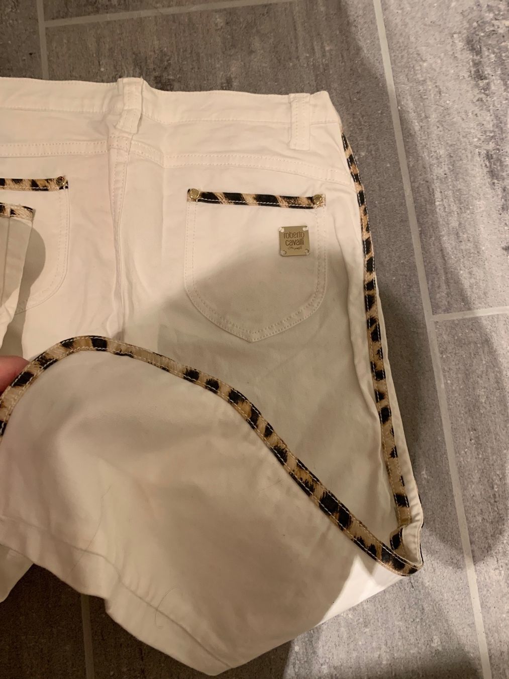 Roberto Cavalli Pantaloni: Hose Roberto Cavalli weise Original – Usato da Zell LU venduto da AliAli24 2