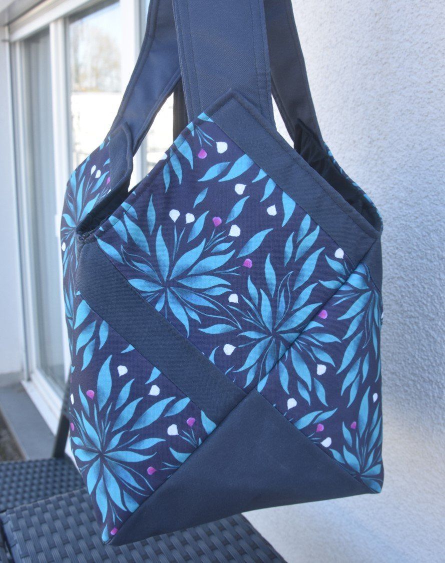 Taschen: Shopper- oder Bade-Tasche mit Wasserabw. Stoff mit Täschchen – Neu (gemäss Beschreibung) aus St. Gallen von Elmarotto 1