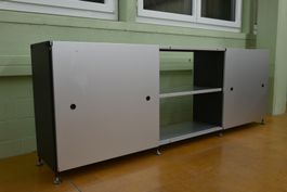Designer Regal aus Alu von Atelier Alinea Modell Unischrank