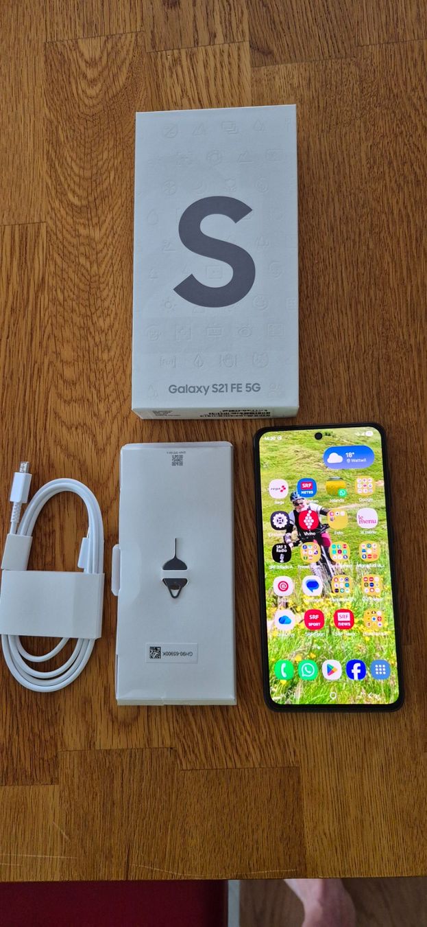 Samsung Handys / Smartphones: Samsung Galaxy S21FE – Gebraucht aus Wattwil von Pjolanda 2