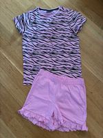 Schönes Pyjama Gr. 146/152, Neu