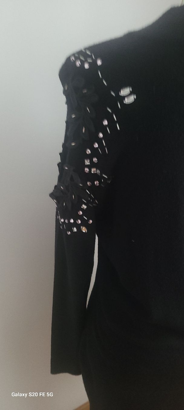 Vestiti: Strickkleid mit Cut Outs Gr.40/42 neuwertig – Usato da Oberaach venduto da Svea11 6