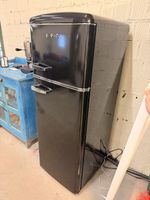 Kühlschrank SPC schwarz Retro-Stil