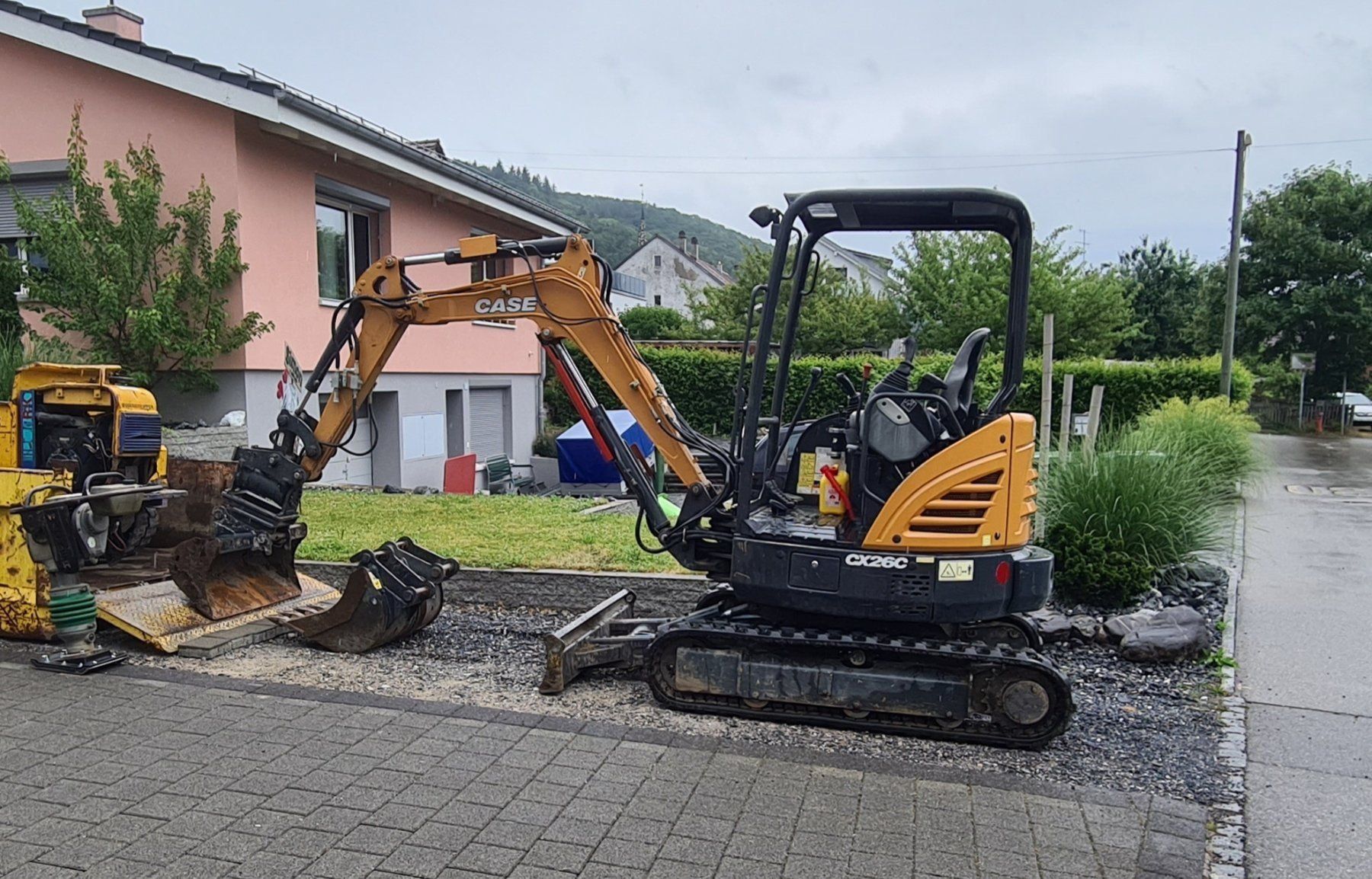 Escavatori: 2.6t Bagger mieten pro Betriebsstunde – Usato da Windlach venduto da denko31