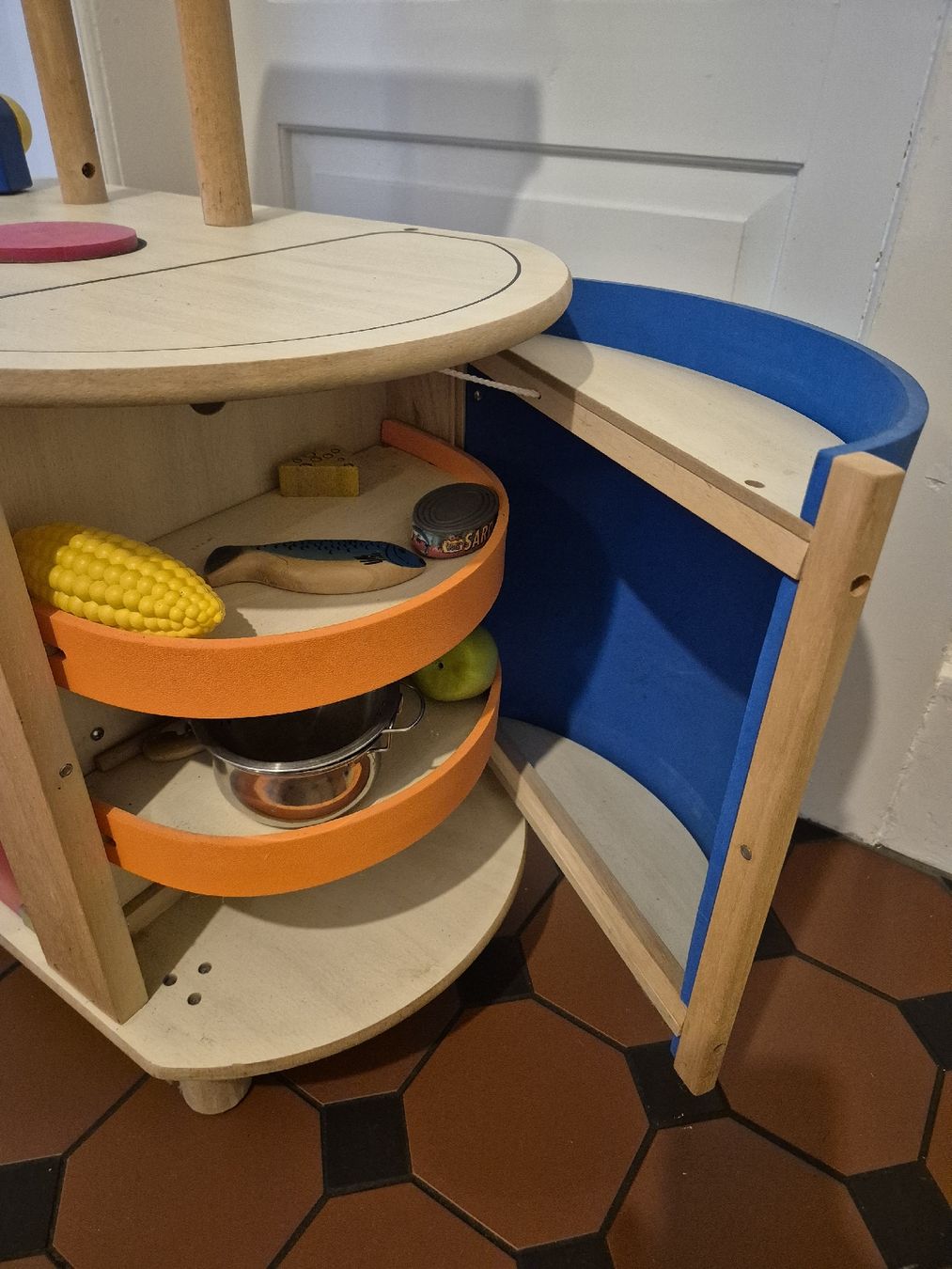Giocattoli: Gebrauchte Kinderspielküche aus Holz – Usato da Oftringen venduto da Xxxmcsxxx 7