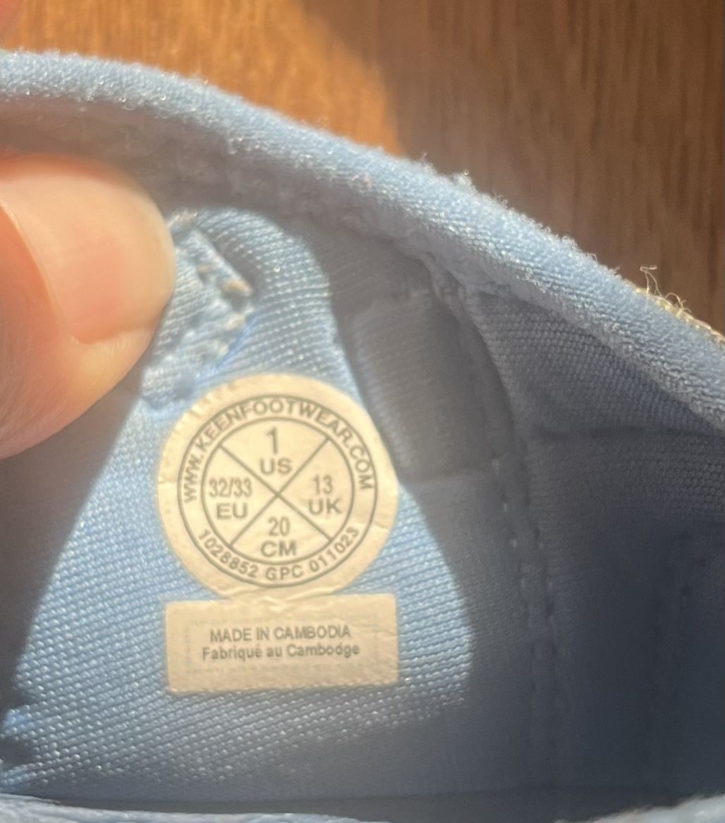 Schuhe für Jungen: Keen Sandalen Gr. 32/33 waschbar – Gebraucht aus Forch von Streezz 2