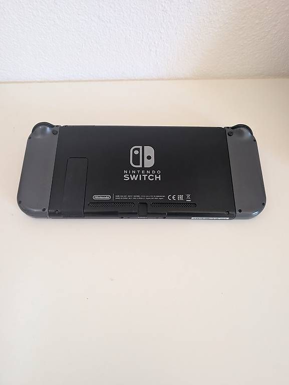 Console: Switch V1 Hackbar! Mit Orginalzubehör etc. – Usato da Zürich venduto da zh_zuerri_