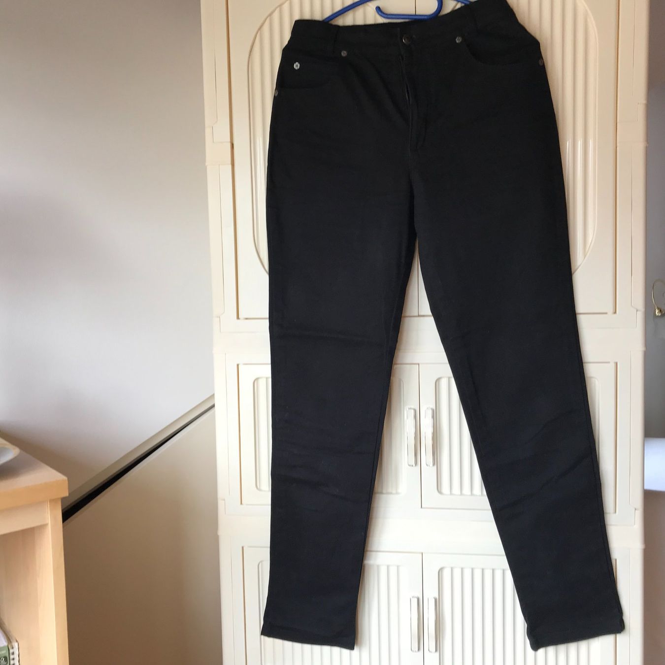 Cos Jeans: 2 Stk. schwarze COSMOS Basic Jeans, Grösse 36 – Gebraucht aus Brunnenthal von Eco07 3