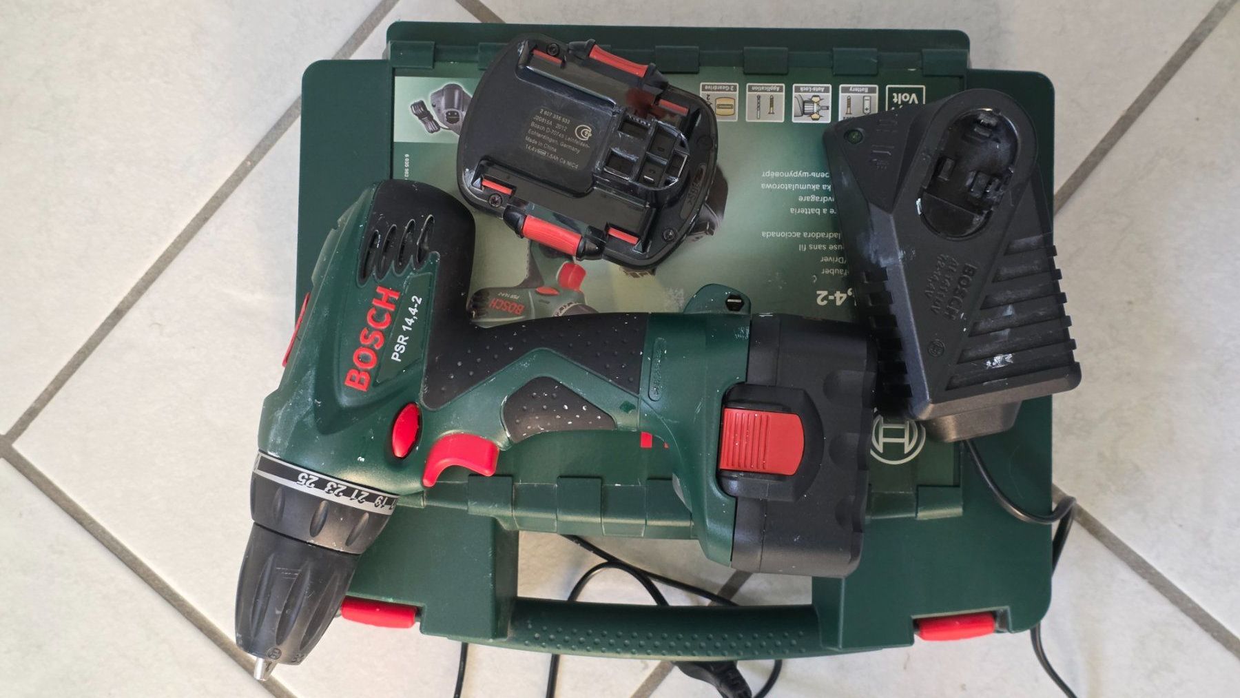 Bosch Trapani: Visseuse-perceuse Bosch PSR 14,4-2, 2 accus+chargeur+coffret – Usato da Attalens venduto da Mishanya 4