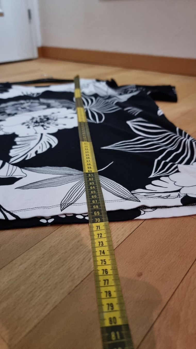 Camicette: Sommer-Bluse schwarz/weiss Gr. 48/50 – Usato da Wald ZH venduto da CapLux 7