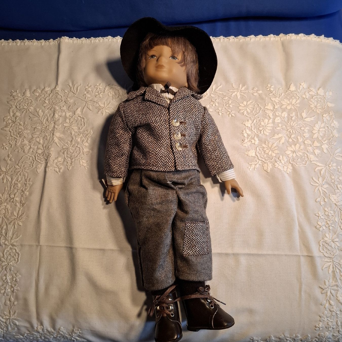 Heidi ott Puppen: Handgemachte Schweizer Puppe von Heidi Ott Hansli – Gebraucht aus Nürensdorf von DANG3REUX