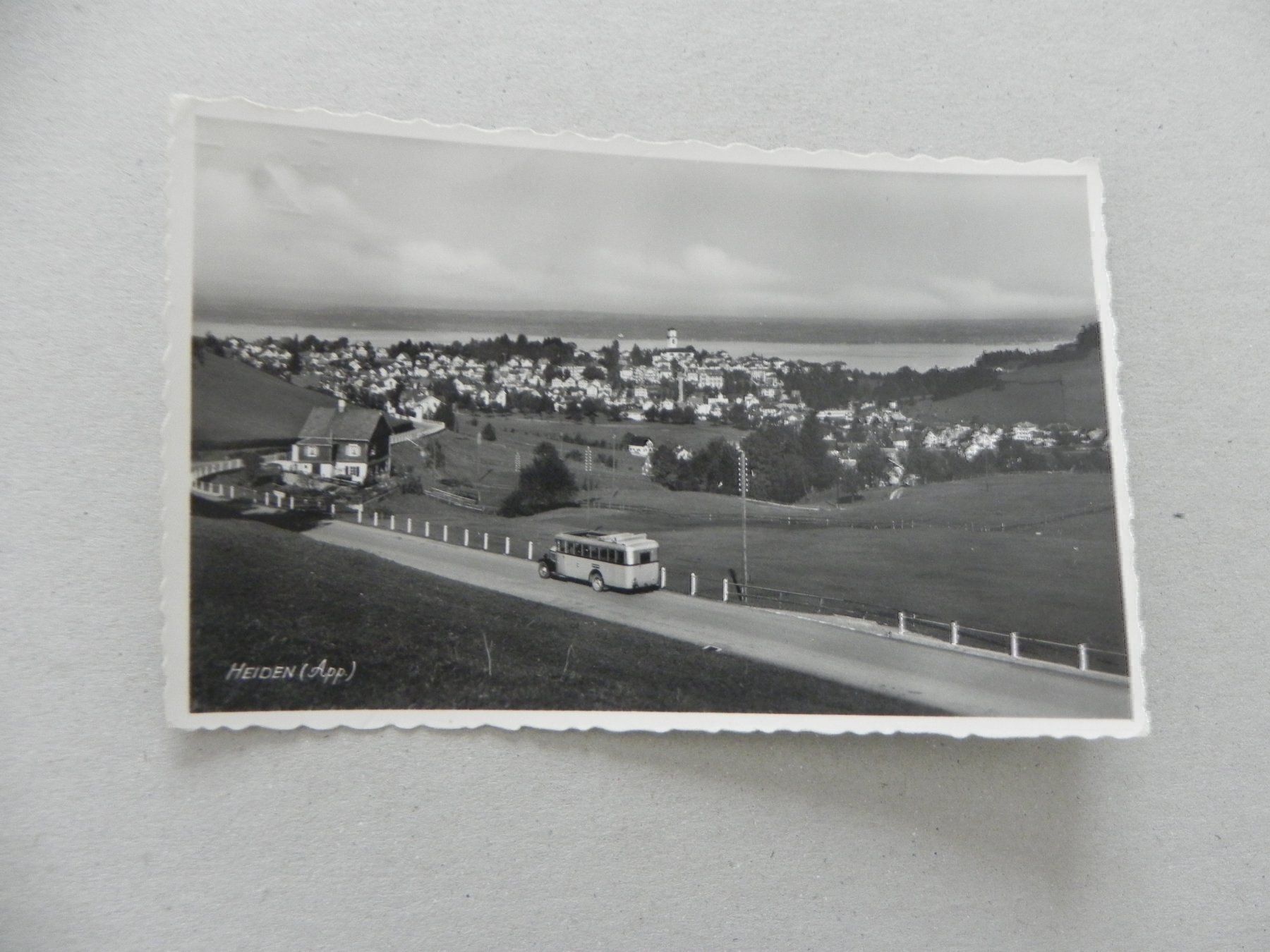 Ansichtskarten: Ansichtskarte Heiden app. Postauto 1945 – Gebraucht aus Siebnen von krimsie