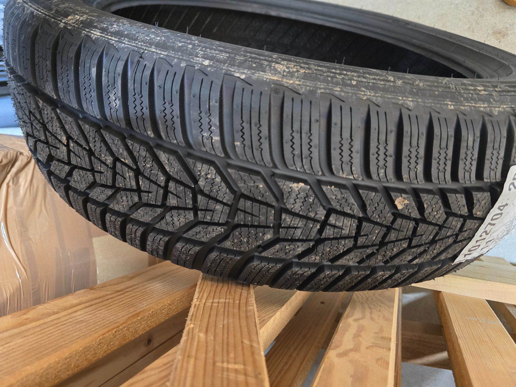 Pneus & Kompletträder: Hankook Winterreifen - Neu – Neu (gemäss Beschreibung) aus Oberglatt ZH von fej_kj6q 1