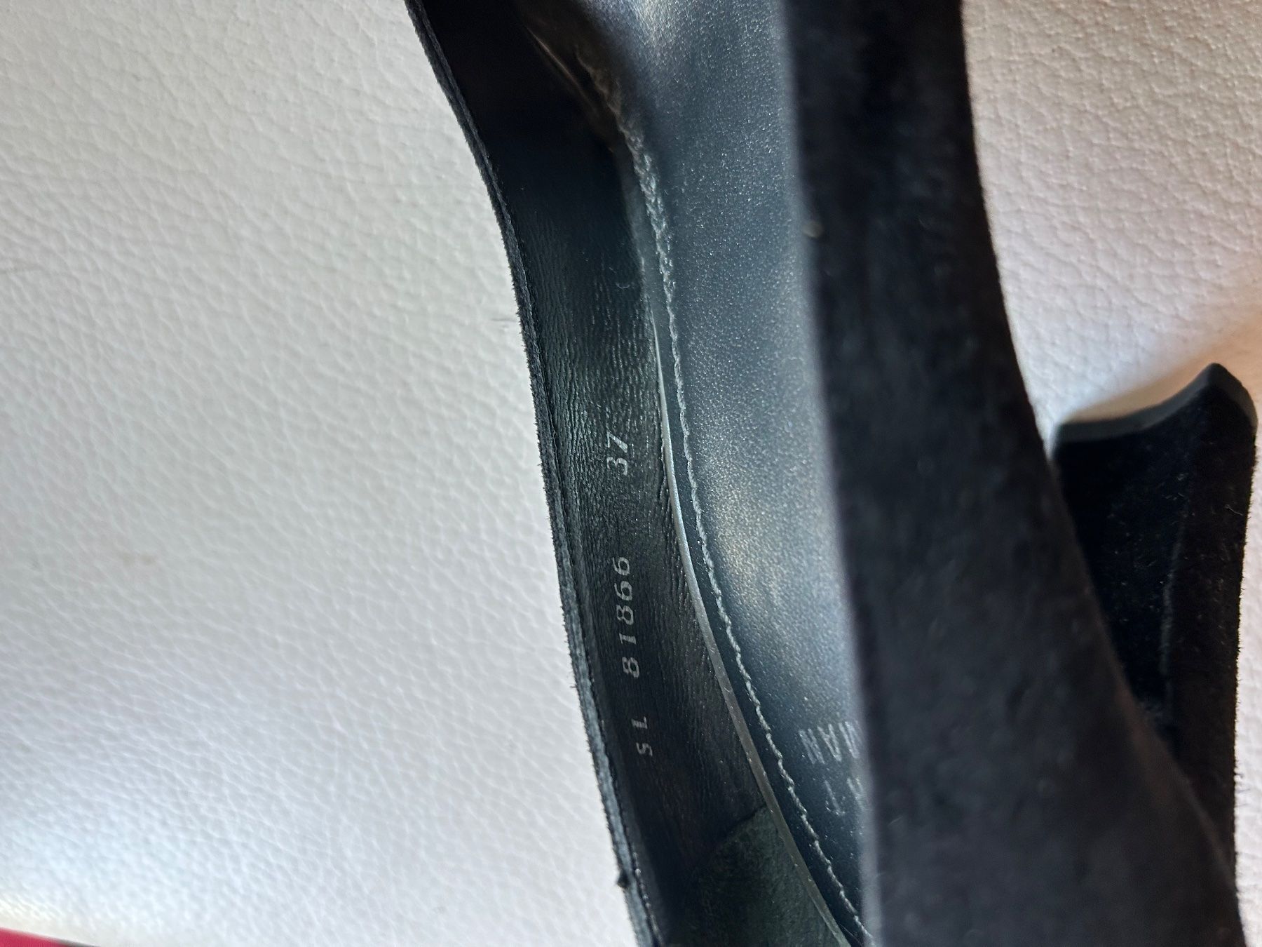 Stuart Weitzman Damenschuhe: Stuart Weitzman suede heels (37) – Gebraucht aus Rüschlikon von Tey_sl 4