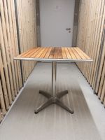 Schöner Balkon/Terrassen Tisch quadratisch Teakholz 70x70x72